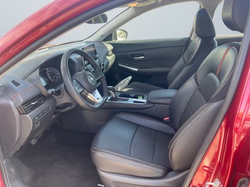 Used 2023 Nissan Sentra SR w/ SR Premium Package image 10