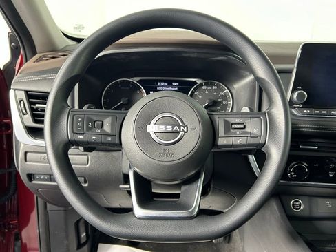 Used 2023 Nissan Rogue S image 23