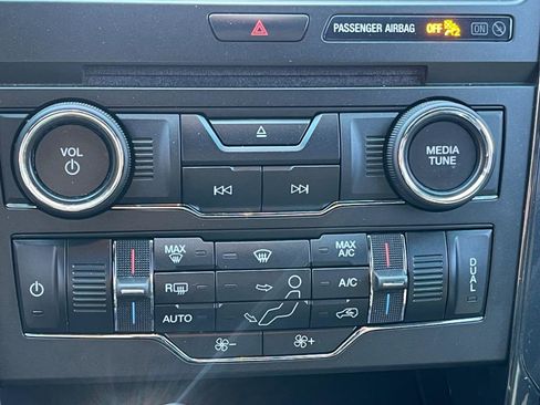 Used 2017 Ford Explorer XLT w/ Equipment Group 201A image 23