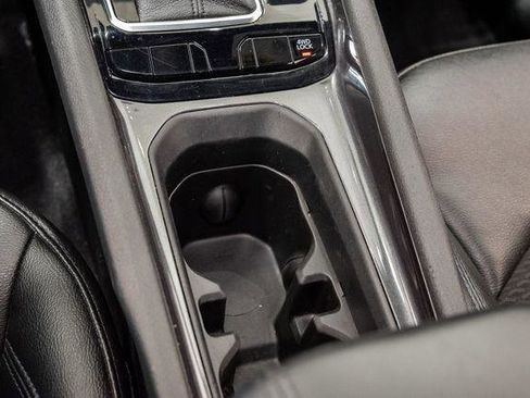 Certified 2025 Jeep Compass Latitude AWD/4WD image 23