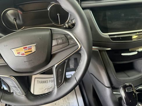 Used 2025 Cadillac XT5 Luxury w/ LPO, Floor Liner Package FWD image 19