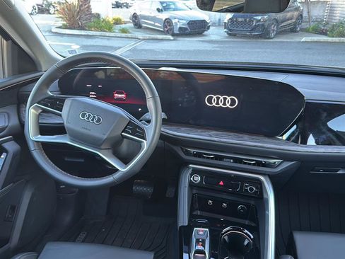 Used 2025 Audi Q5 Premium Plus w/ Premium Plus image 10