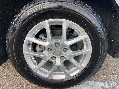 Used 2024 Chevrolet Equinox LT image 11