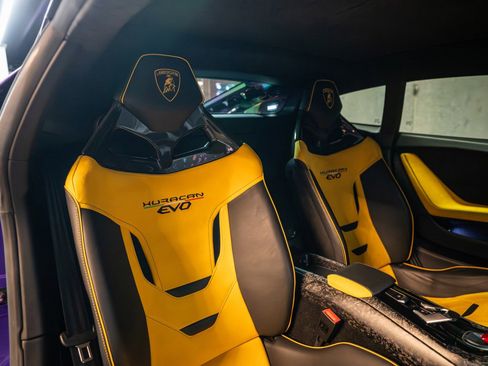 Used 2022 Lamborghini Huracan EVO image 9