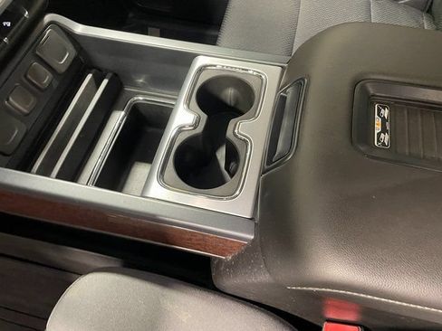 Used 2018 GMC Sierra 1500 SLE w/ Suspension Package, Off-Road AWD/4WD image 17