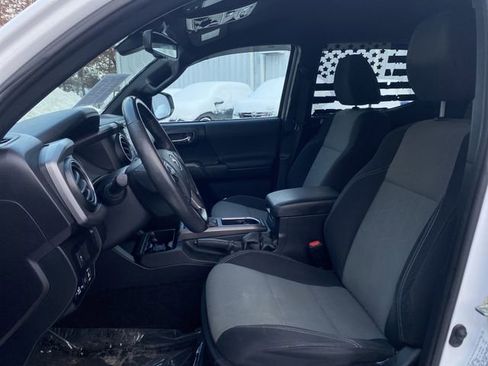 Used 2020 Toyota Tacoma 4x4 Double Cab image 4