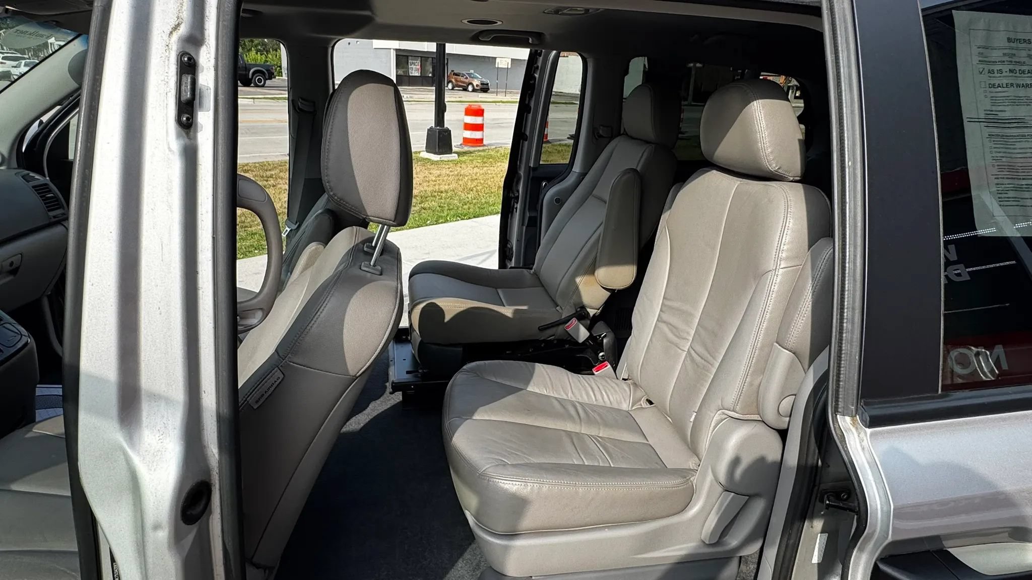 Used 2012 Kia Sedona EX w/ Luxury Pkg FWD image 18