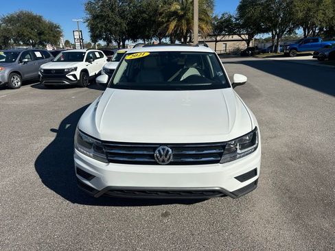 Used 2021 Volkswagen Tiguan SE w/ Panoramic Sunroof Package image 13