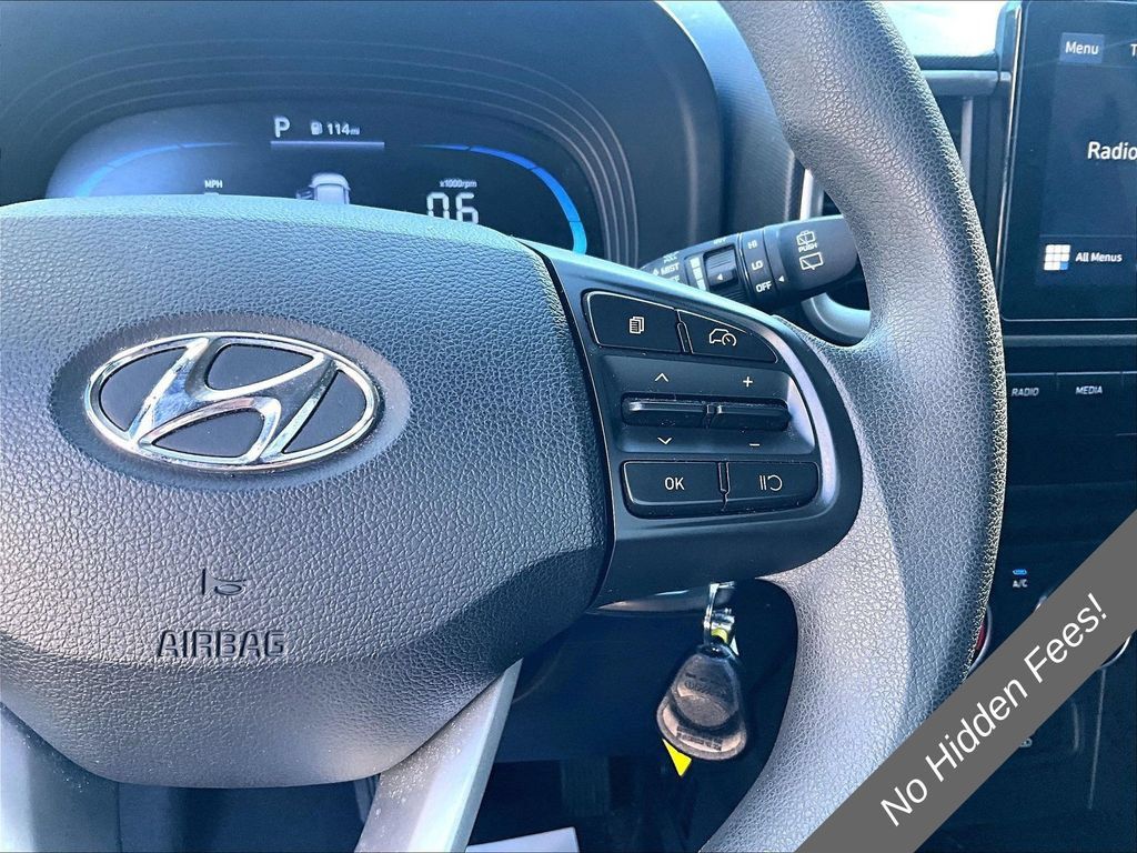 Used 2024 Hyundai Venue SE FWD image 16