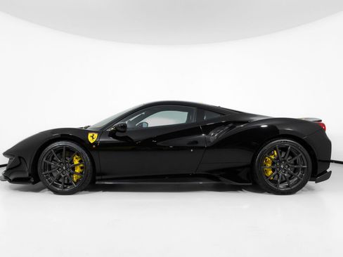 Used 2019 Ferrari 488 Pista Coupe RWD image 4