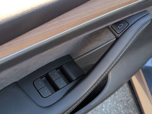 Used 2023 Tesla Model Y Long Range image 15