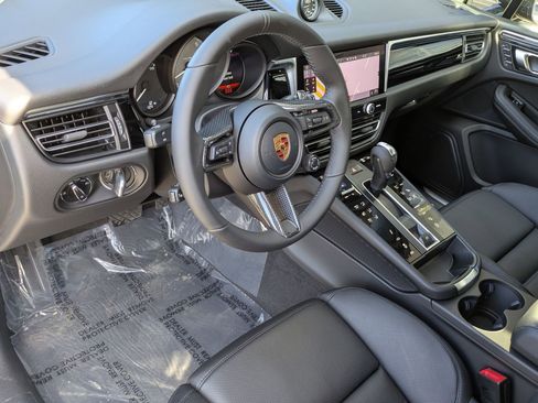 New 2026 Porsche Macan S image 4