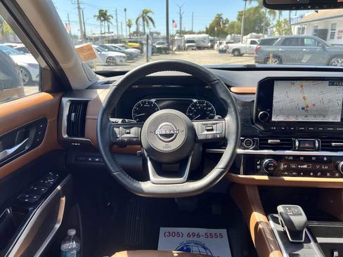 Used 2022 Nissan Pathfinder Platinum w/ Cargo Package image 36