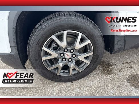 Used 2023 GMC Acadia SLT image 16