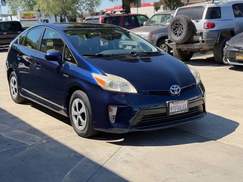 Used 2013 Toyota Prius Three w/ Solar Roof Pkg FWD image 4