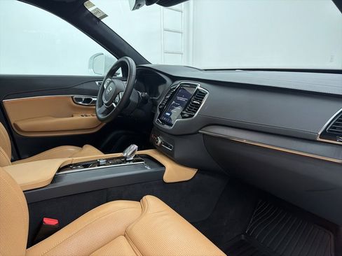 Used 2023 Volvo XC90 T8 Ultimate w/ Lounge Package AWD/4WD image 30