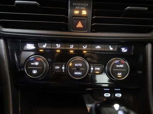 Used 2024 Volkswagen Jetta SE image 27