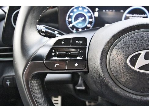 Used 2025 Hyundai Elantra SEL FWD image 19