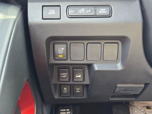 Used 2022 Nissan Frontier PRO-4X w/ Technology Package image 36