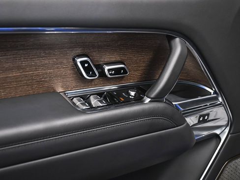 Used 2024 Land Rover Range Rover Autobiography image 10