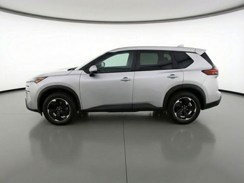 Used 2025 Nissan Rogue SV FWD image 5