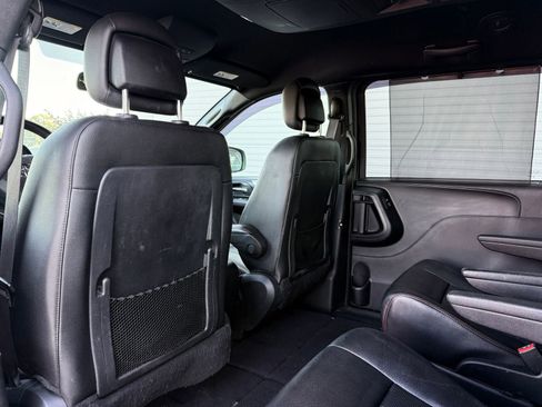 Used 2019 Dodge Grand Caravan GT FWD image 17