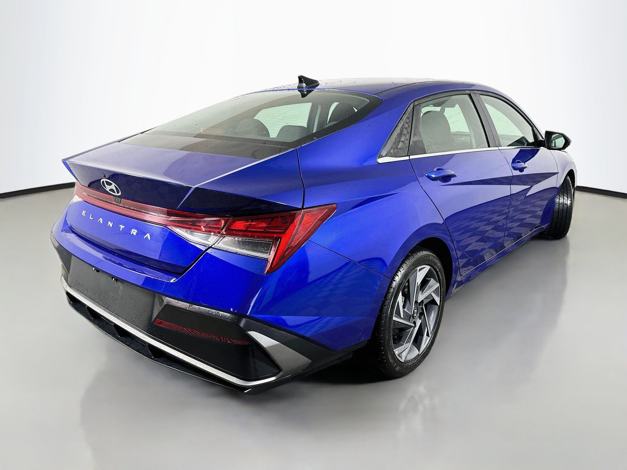 Certified 2025 Hyundai Elantra SEL FWD image 7