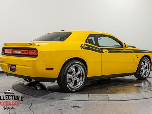 Used 2010 Dodge Challenger R/T RWD image 17