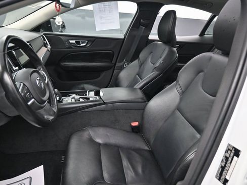 Used 2022 Volvo S60 T8 Inscription image 24