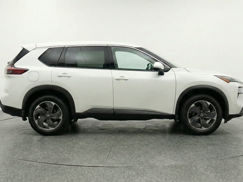 Used 2025 Nissan Rogue SV AWD/4WD image 11