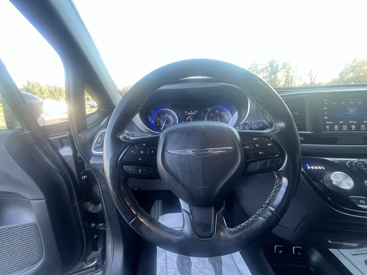 Used 2019 Chrysler Pacifica Touring-L w/ S Appearance Package FWD image 13