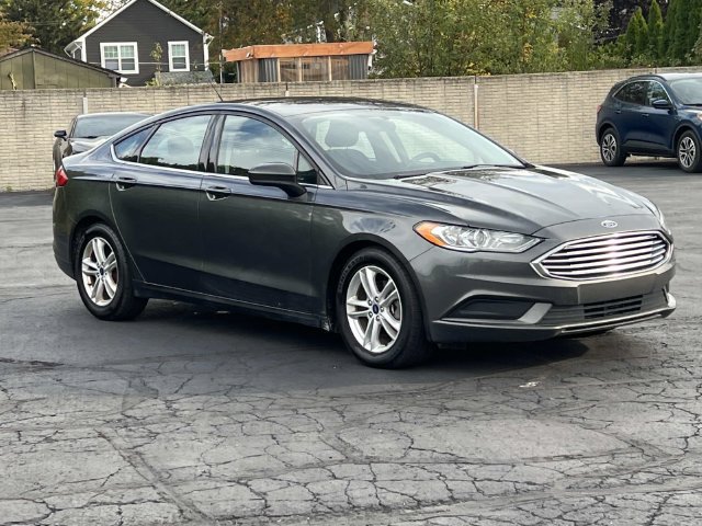 Used 2018 Ford Fusion SE w/ Fusion SE Technology Package FWD image 7