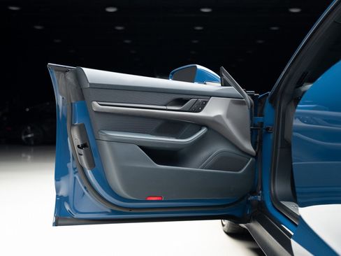 Used 2022 Porsche Taycan 4S image 50