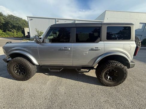 Used 2024 Ford Bronco Outer Banks AWD/4WD image 2
