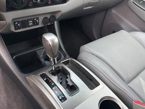 Used 2013 Toyota Tacoma 4x4 Double Cab w/ Limited Pkg image 26