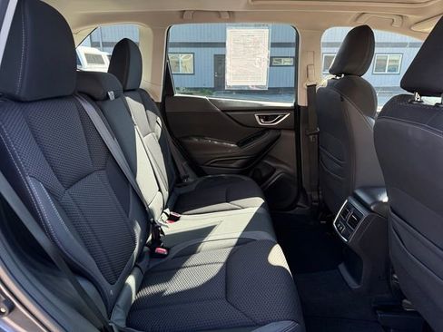 Used 2023 Subaru Forester Premium AWD/4WD image 19