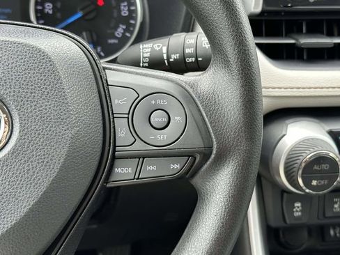 Used 2019 Toyota RAV4 XLE image 23