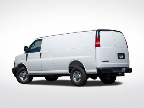New 2025 Chevrolet Express 3500 RWD image 8