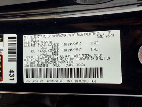 Used 2025 Toyota Tacoma SR5 AWD/4WD image 35