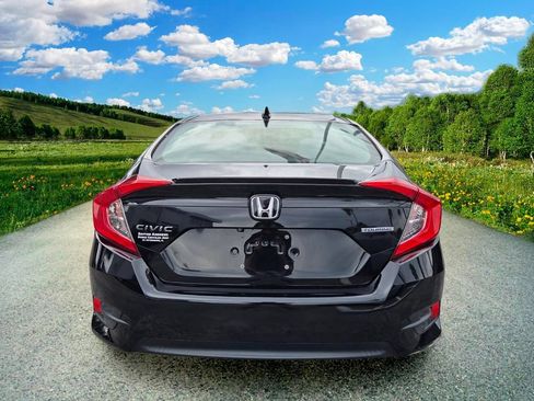 Used 2016 Honda Civic Touring image 5