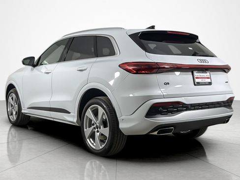 Used 2025 Audi Q5 Premium Plus w/ Premium Plus AWD/4WD image 3