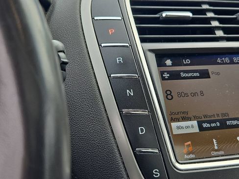 Used 2019 Lincoln Nautilus Reserve AWD/4WD image 21