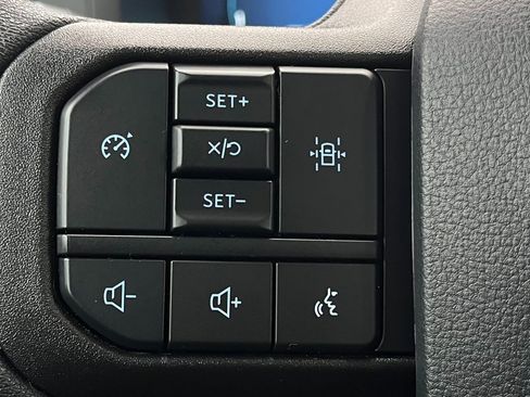 Used 2025 Ford F150 XL image 40