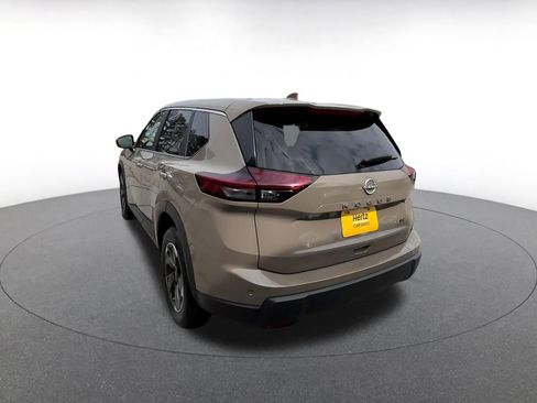 Used 2025 Nissan Rogue SV AWD/4WD image 15