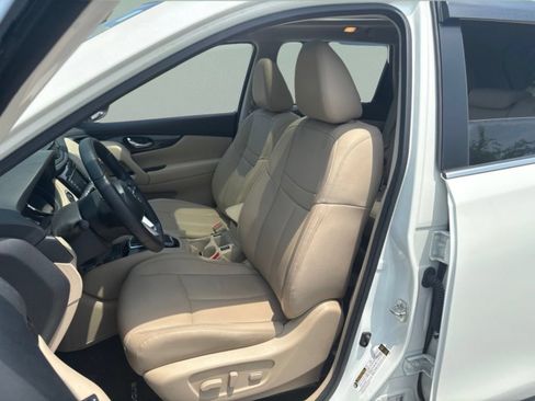 Used 2020 Nissan Rogue SL w/ Premium Package FWD image 17