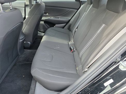 Used 2022 Hyundai Elantra SEL image 13