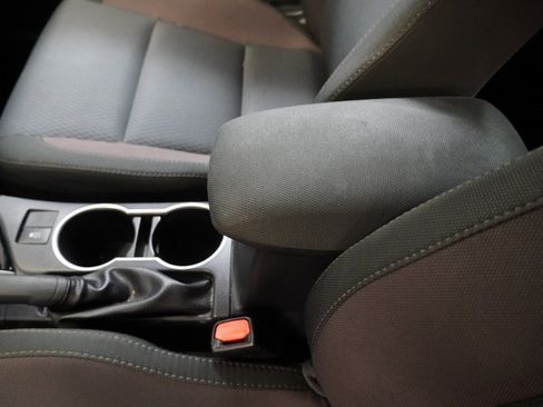 Used 2017 Toyota Corolla LE image 21