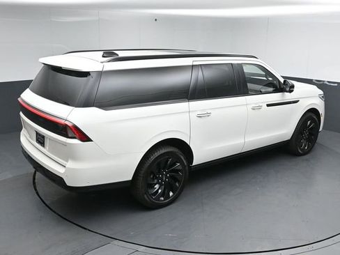 Used 2025 Lincoln Navigator L Reserve w/ Jet Appearance Package image 47