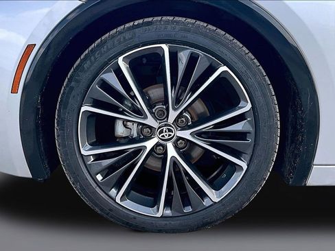 Used 2023 Toyota Prius XLE image 33