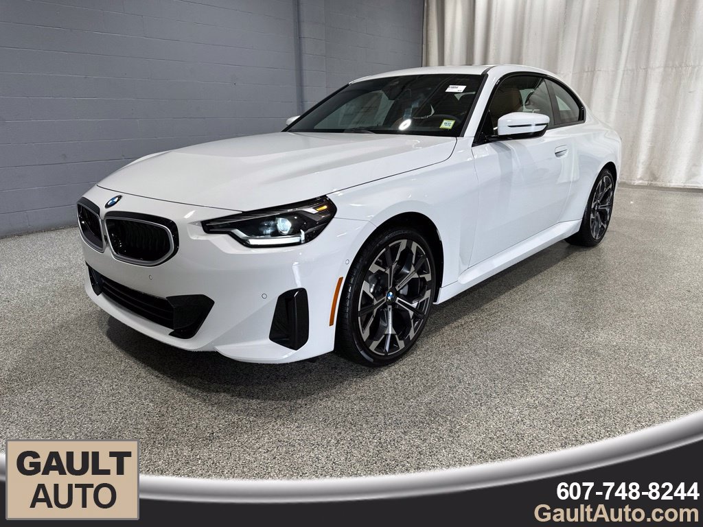 New 2026 BMW 230i xDrive Coupe w/ Convenience Package AWD/4WD image 4